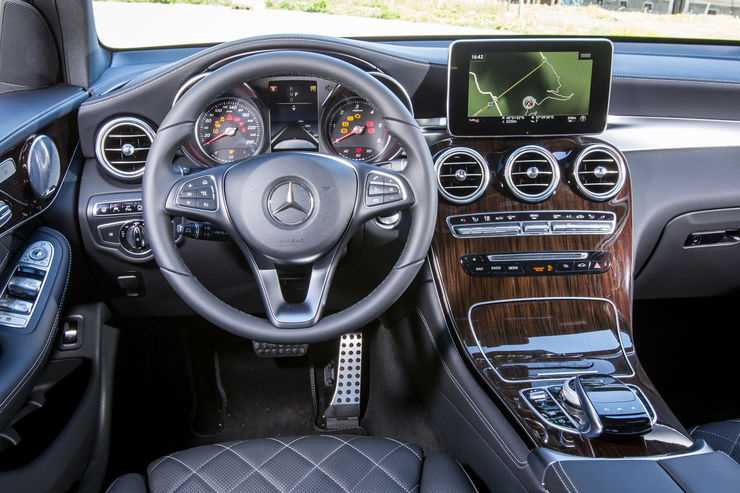 2017-mercedes-glc-coupe-x4 (27)