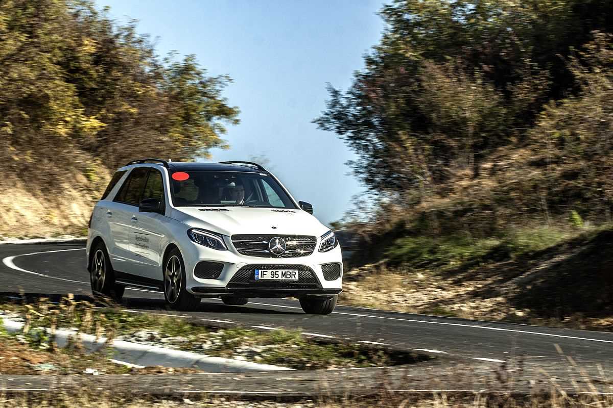 2017-mercedes-gle-q7 (55)