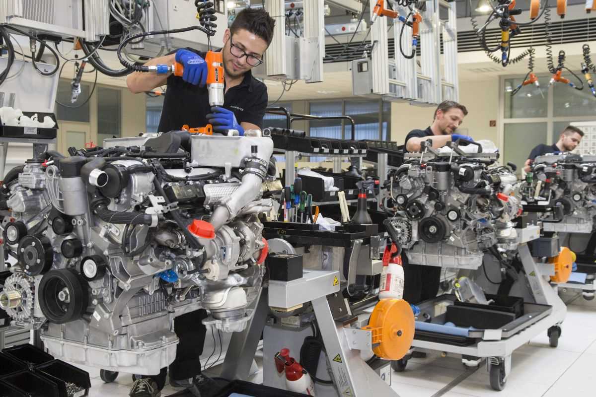 amg-v12-motor-1