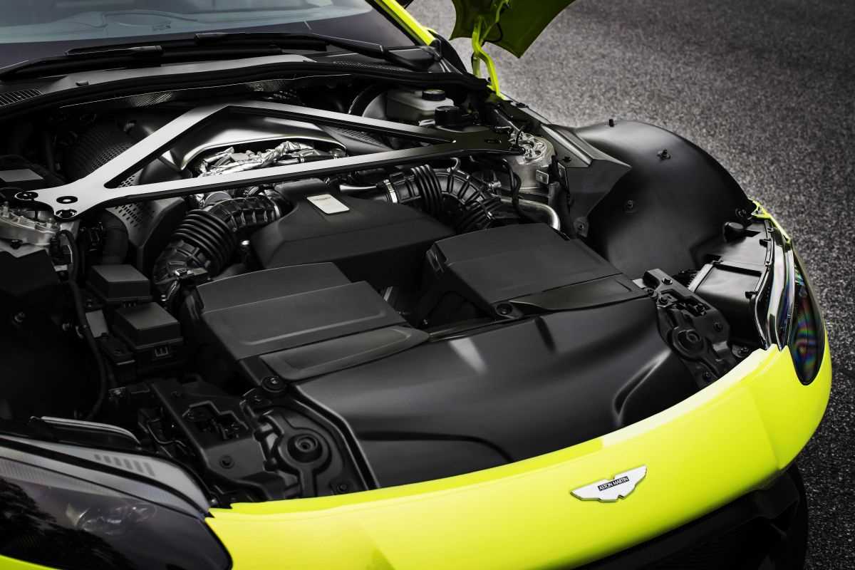 aston-martin-vantage (2)