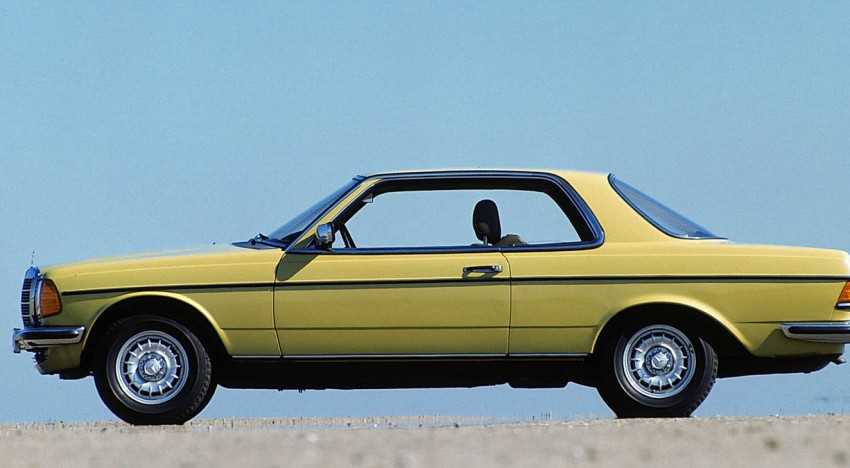 Mercedes-Benz Coupé der Baureihe C 123 (1977 bis 1985). Foto aus dem Jahr 1980. ;Mercedes-Benz coupé de la serie de modelos C 123 (1977 a 1985). Fotografía del año 1980.;