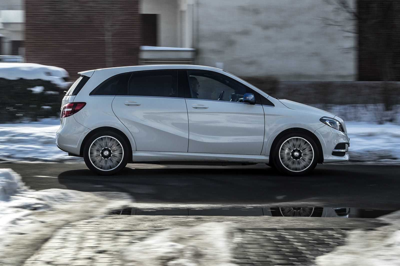 electric-car-b250e-i3 (50)