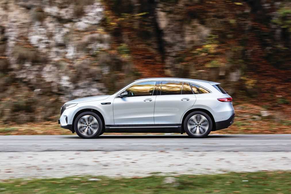 prueba de comparación Mercedes EQC 