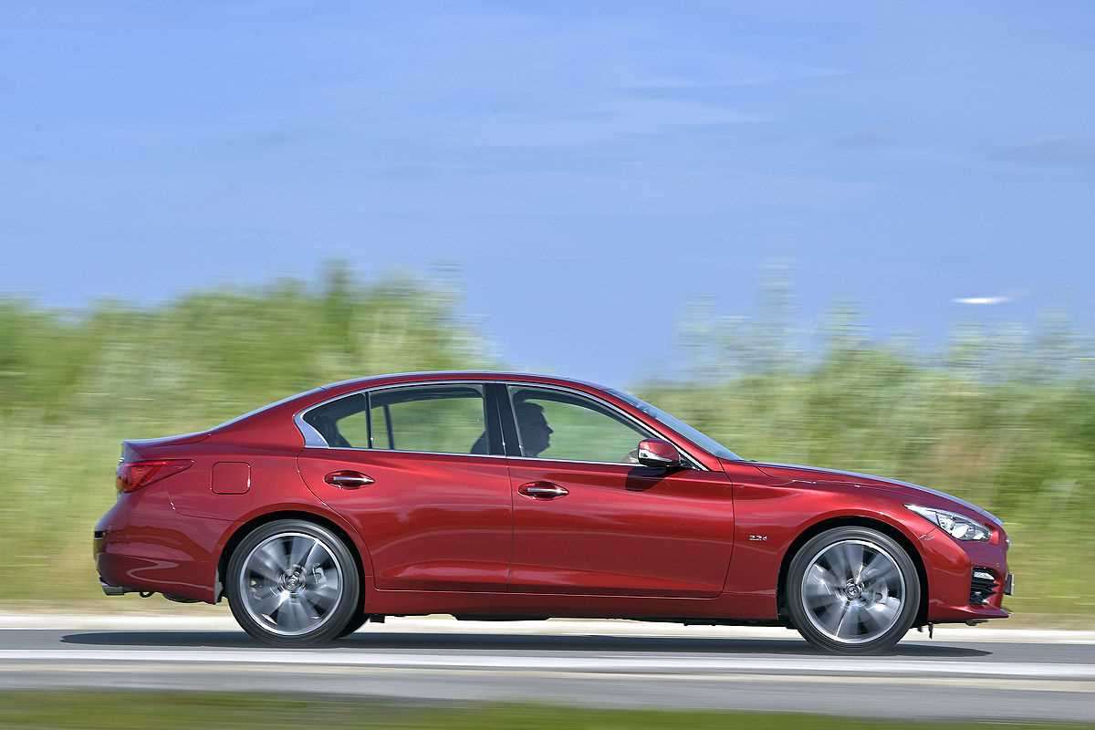 jaguar-xe-12