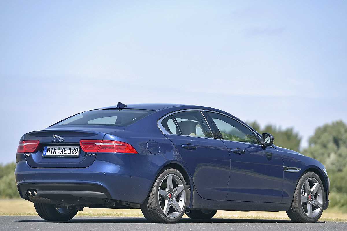jaguar-xe-4