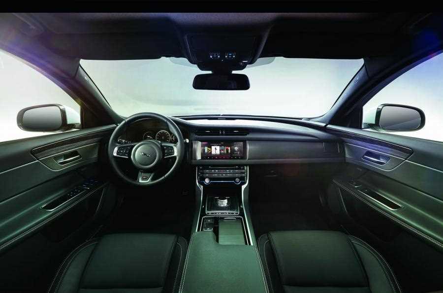 jaguar-xf-int-2015