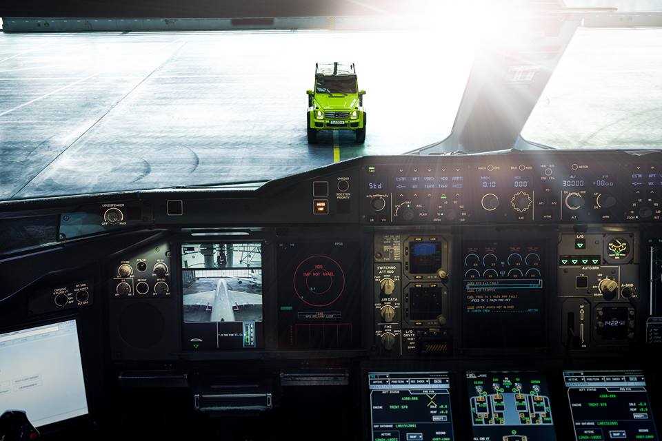 Mercedes-Benz G 500 4x4² y Airbus A 380 7