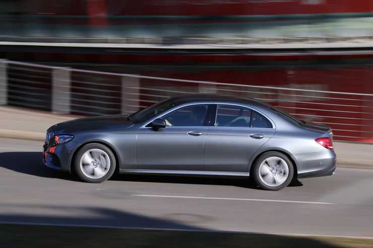mercedes-e220d-bmw-520d (13)