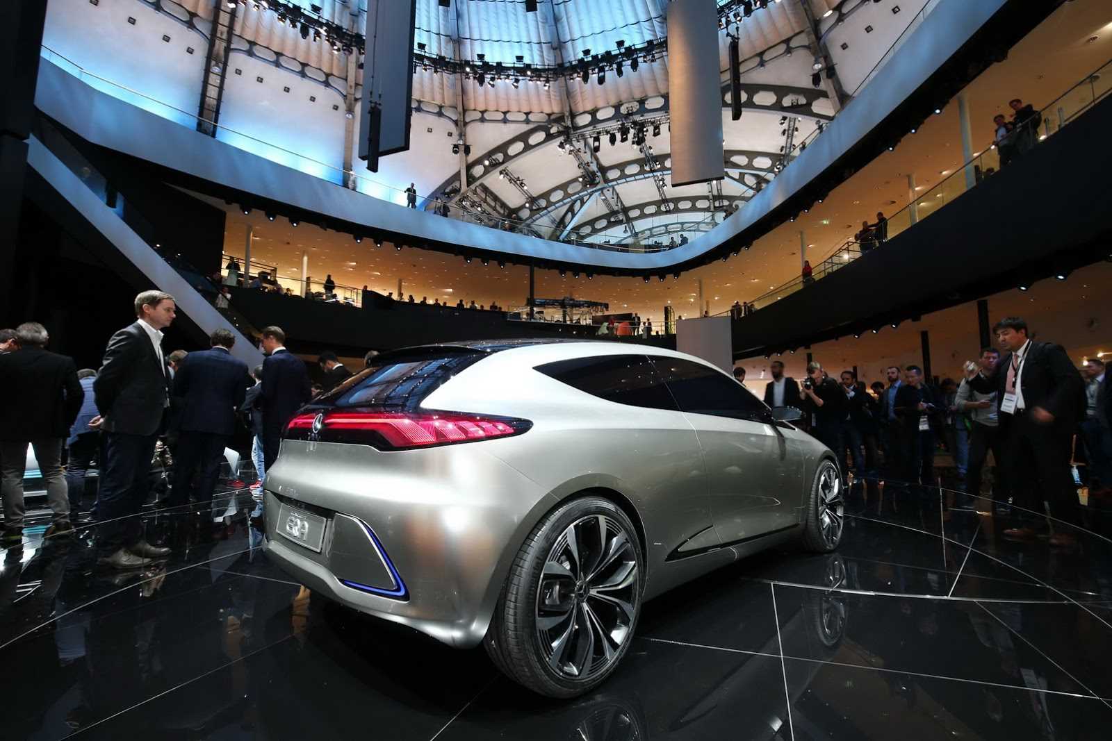 mercedes-eqa (3)