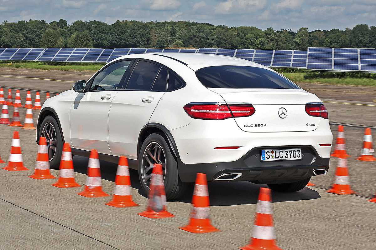 mercedes-glc-coupe-vs-x4 (5)