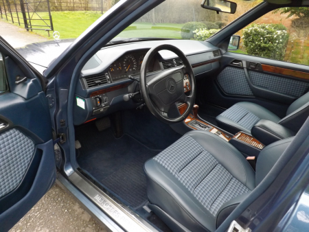 Sr. Bean Mercedes-Benz E 500 W124 (1)