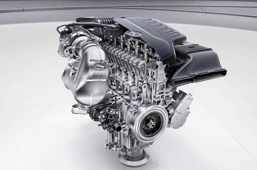 Mercedes-Benz Sechszylinder-Benzmotor M256 // Mercedes-Benz motor de seis cilindros M256. Sección transversal del motor